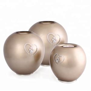 China Paw Print Personalized Dog Urns , Pet Ashes Urn Easy Maintain Anti - Skid factory