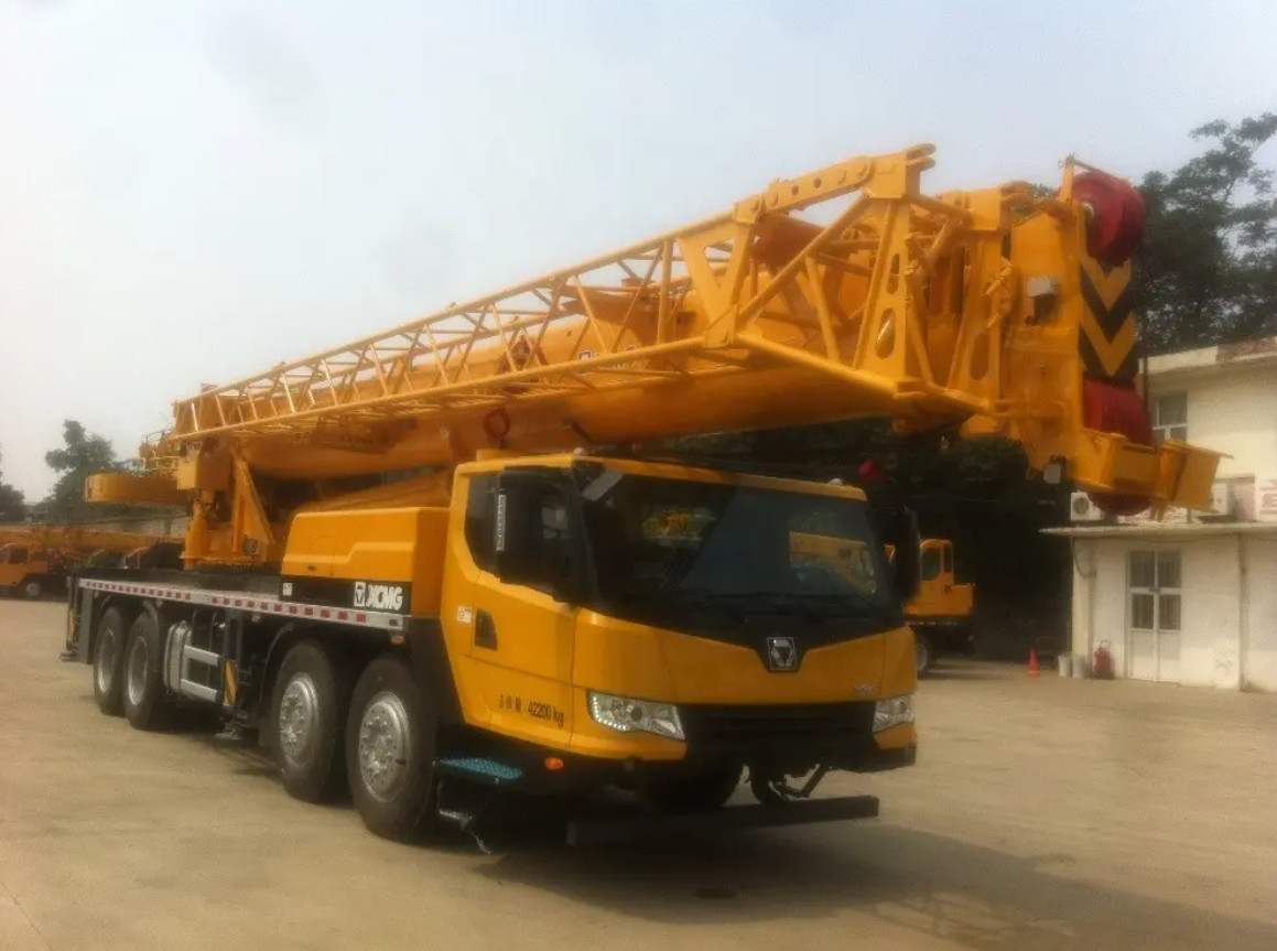 China XCMG 50 Tons Hydraulic Mobile 50t Truck Crane XCT50_M QY50KA QY55KC For Sale