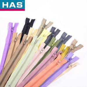 China Convenient Shoes Nylon Zipper Garment Accessory With Any Color Teeth factory