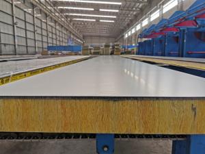 China OEM Prefabricated Glasswool Insulated Sandwich Panel Roofing Polyurethane 100mm factory