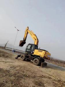 China Hyundai Wheeled Excavator Available For A Good Price And In Great Condition factory