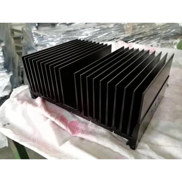 China CNC Machining Extruded Heat Sink Akzo Nobel Powder Painting for Truck Lamp factory