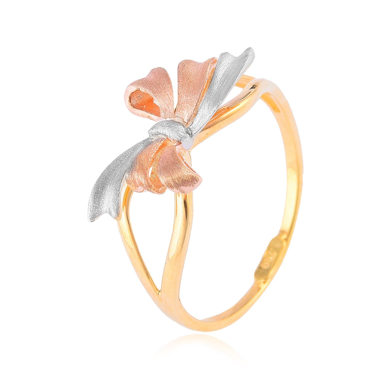 18kt Gold Engagement Ring: The Ultimate Symbol of Love and Class