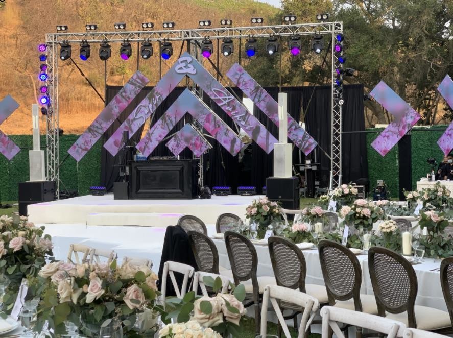 1920Hz P4.81 High Brightness Led Screen 500x1000mm Hanging Led Display
