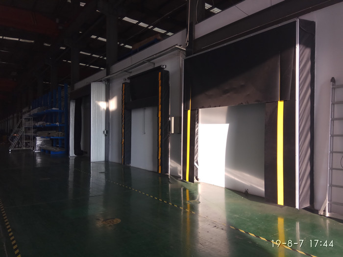 Air Tightness Inflatable Loading Dock Seals And Shelters With High Thermal Insulation