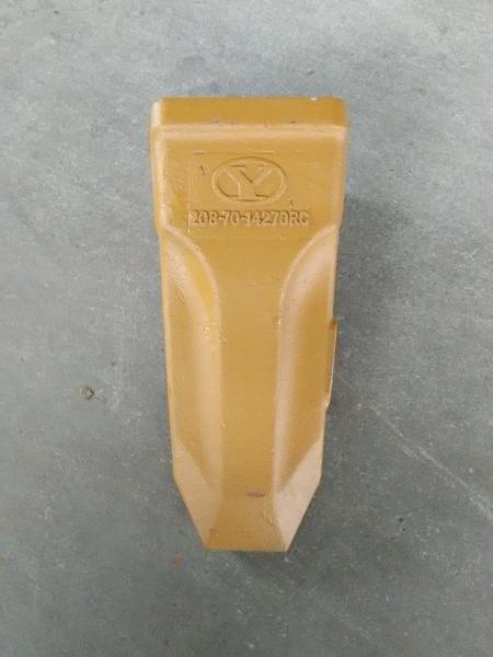 Komatsu PC400RC Rock Chisel Heavy Excavator Bucket Teeth Replacement 208-70