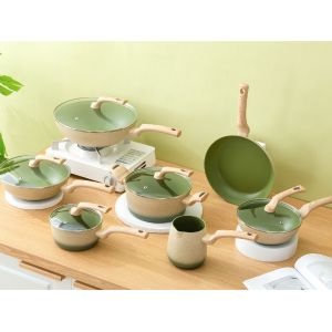 China BSCI Lightweight Aluminum Cookware Set 8Piece With Wooden Handle on sale