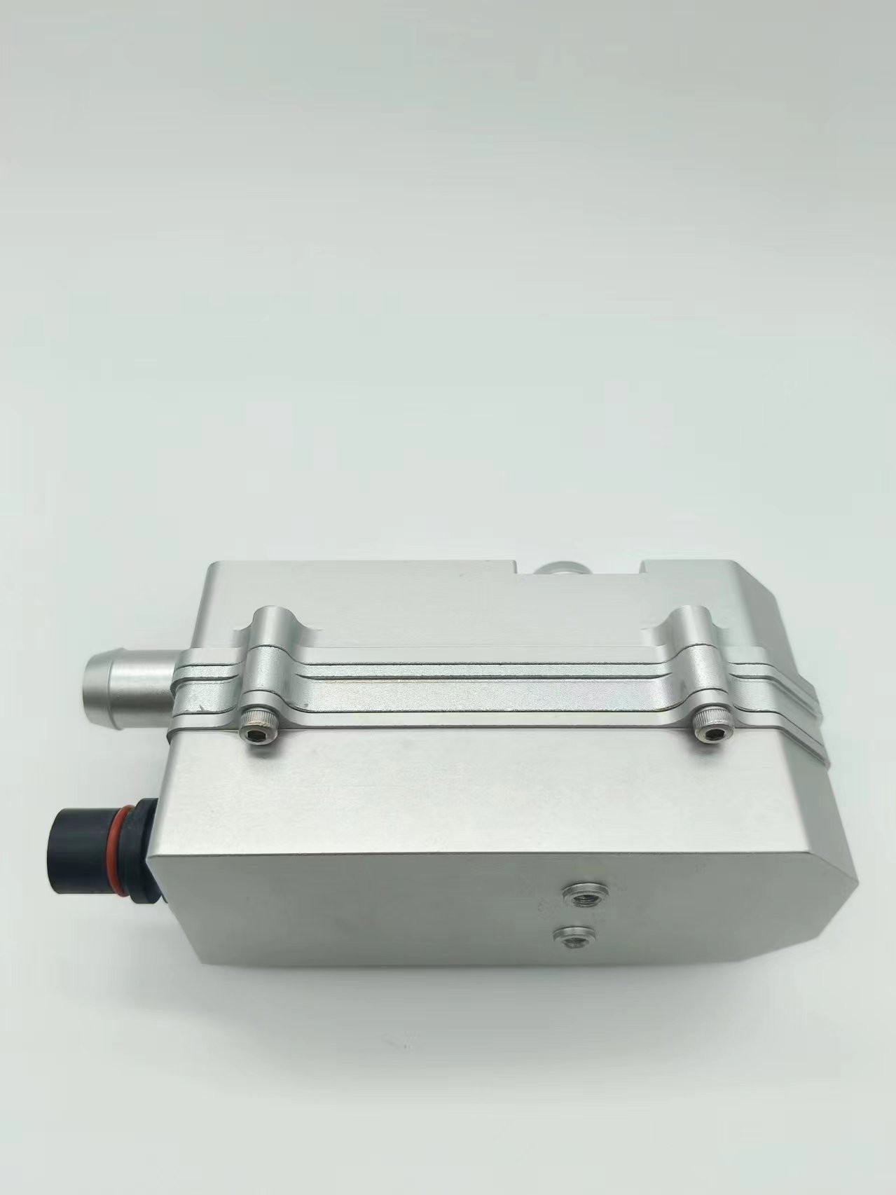 1.5KW Car Coolant Preheater Aluminum Alloy Material 1 Year Warranty