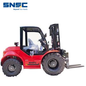 China 2x4 4x4 5 Ton Diesel Engine Forklift Terrain Off Road Montacargas factory
