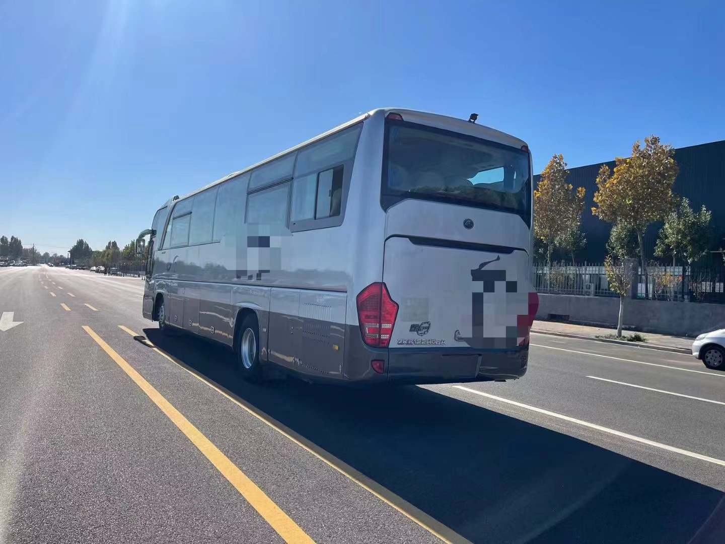 Affordable 55 Seats Second-hand Luxury Bus with Manual Transmission in Zhengzhou