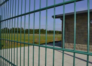 China 868 656 Square Post Odm Double Wire Mesh Fencing factory