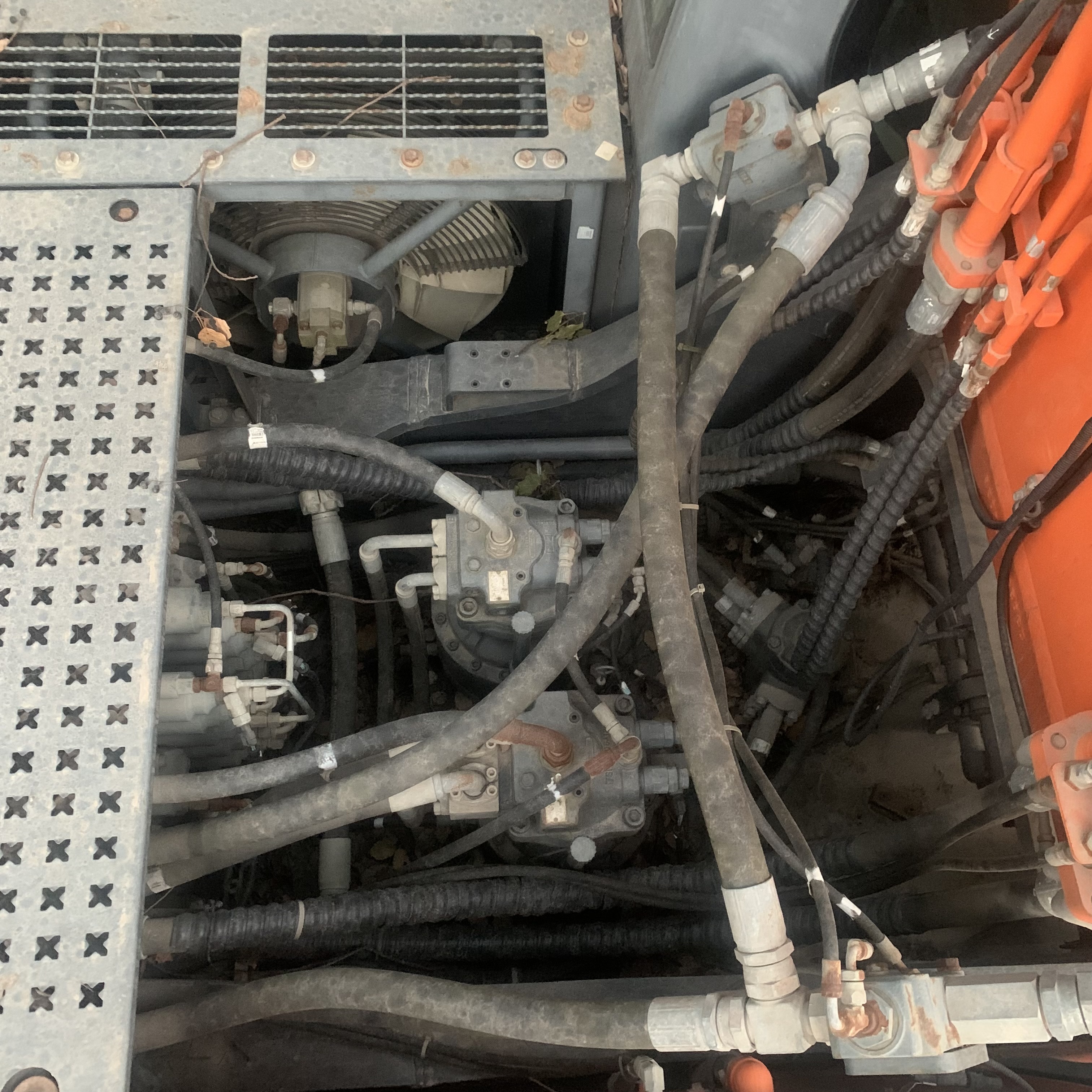 50800kg Operating Weight Doosan DX530 Heavy-Duty Crawler Excavator in Great Condition