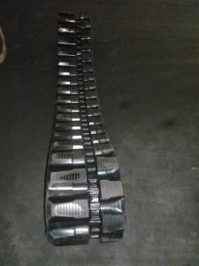 China 300x55.5x82 Off-Set VIO30.5 Excavator Spare Parts Rubber Tracks factory