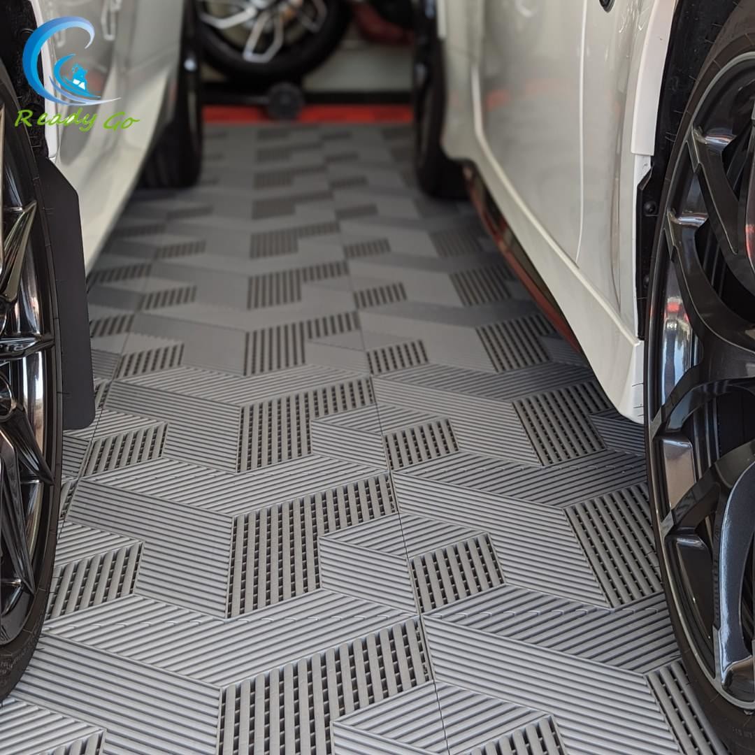 Fire Resistant Interlocking Garage Floor Tiles Easy To Install 15.75 X 15.75 Inches 3D Cube Black 0.7 Inches Thickness