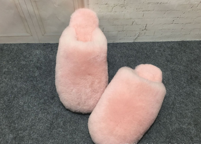 Cute Fuzzy Bedroom Slippers TPR Sole , Soft Durable Fuzzy Slippers For Adults