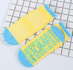 China Trampoline Socks Kids Polyester Material Grips Socks Custom Logo Jumping Socks For Toddler factory