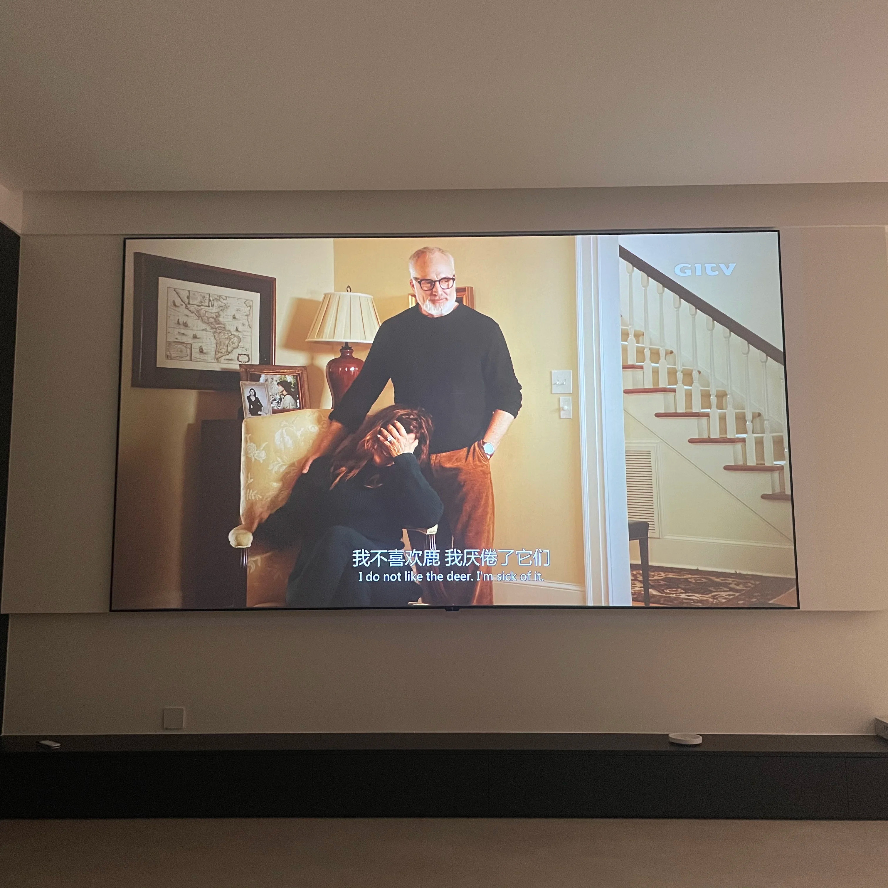 China 8K 3D Fixed Frame Screen Fresnel Anti Light Projector Screen factory