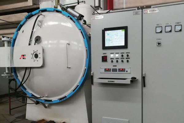 Low Voltage Vacuum Carburising Furnace Industrial Vacuum Furnace High Flexibilit