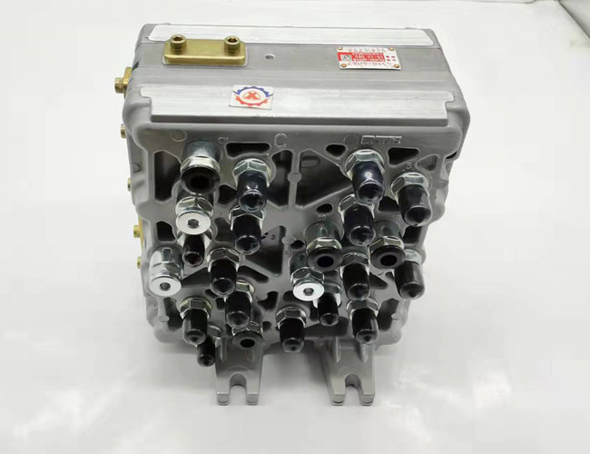 ZAX210 ZAX200 Excavator Electrical Parts Shuttle Valve Hitachi 4645278 C0400-60018 YA00000543