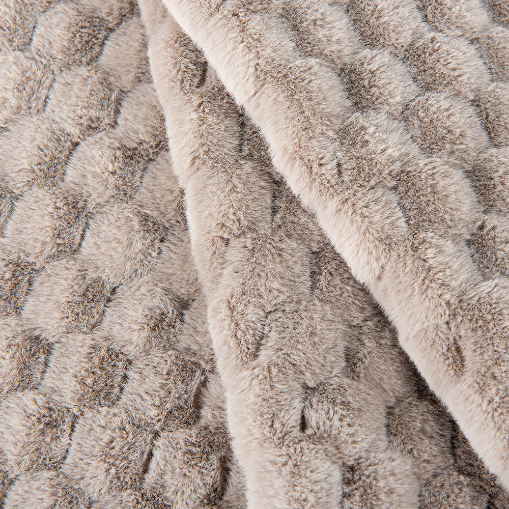100% Polyester Design Soft Rabbit Fur Faux Fur Fabric for Garment/Home Textile/Carpet