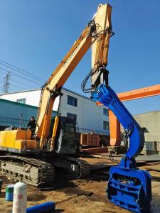 China 265 Kn Force High Accuracy Hydraulic Pile Driver , 32 Mpa Sheet Pile Driving Equipment factory