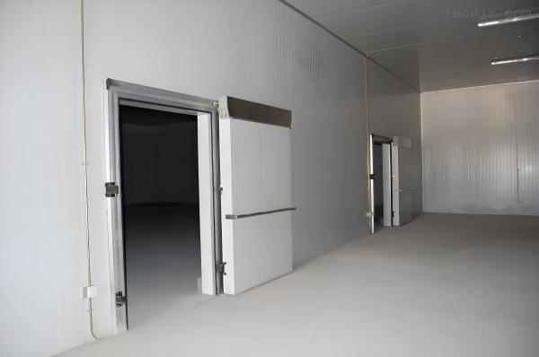 Stainless Steel Commercial Cold Storage Mobile For A Pharmaceutical Storage
