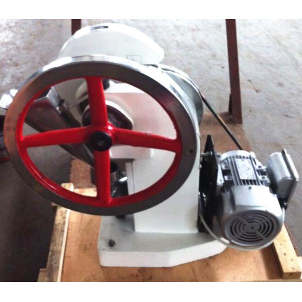 China Laboratory  Single Punch Tablet Press Machine 6mm Thickness With Easy Operation factory