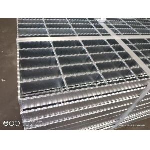 China Hot Dipped Galvanized Plain / Serrated Steel Grating For Platform Walkway on sale
