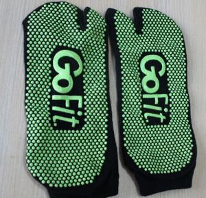 China anti slip cotton toes yoga socks factory