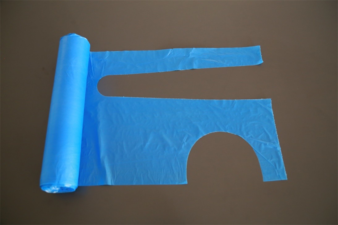 Blue White Disposable Aprons On A Roll , LDPE HDPE Plastic Aprons For Adults