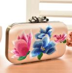 Korean version of the 2016 new women's vintage evening bags hand embroidery silk