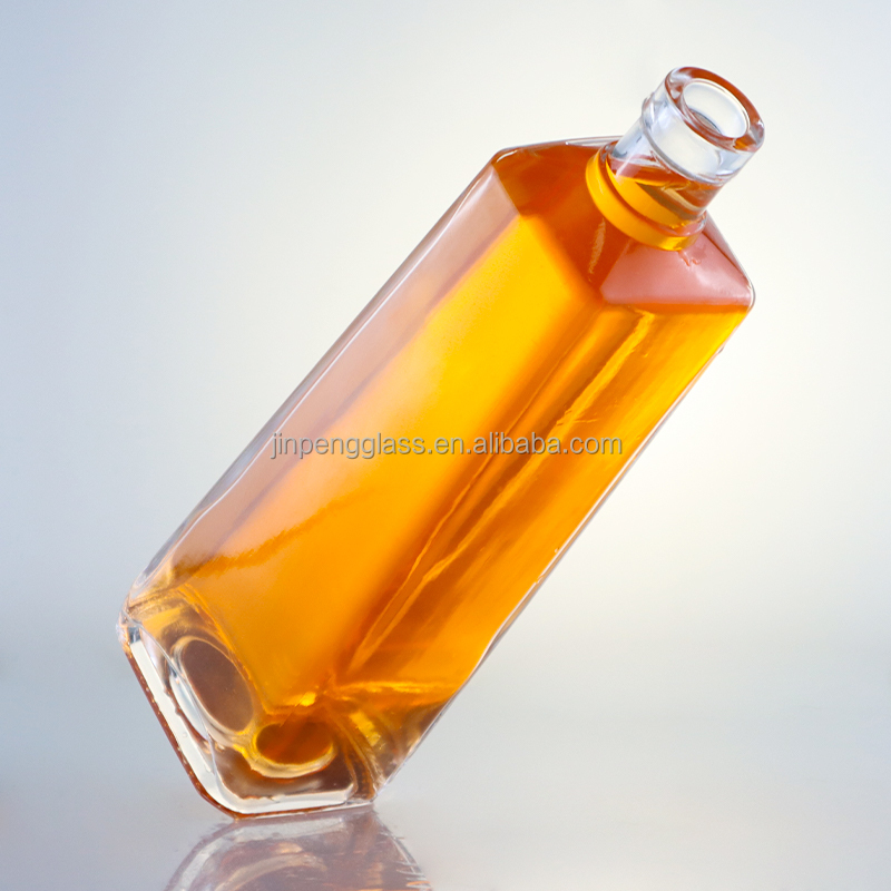 Customized Logo Clear Glass 750ml Whisky Bottle with Cork and Square Shape