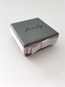 China Cosmetics Printed Custom Kraft Paper Packing Box Degradable Embossing factory