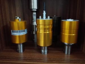 China Cutting / Sewing Machine Piezoelectric Pressure Transducer High Oscillation Speed factory