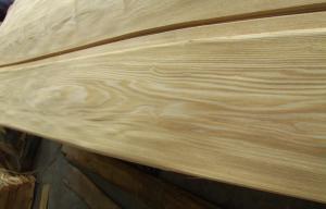 China Crown Cut Ash Wood Veneer factory