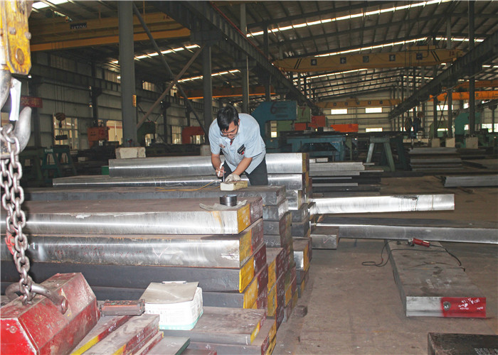 SCM440 / 42CrMo Hot Rolled Alloy Steel Black Surface For Section Large Forgings