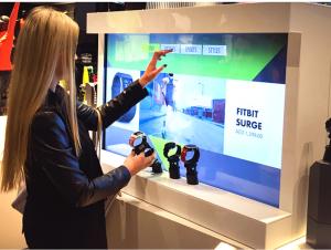 China Customized Interactive Retail Store Displays Exhibit Management System Integrating Video Advertising factory