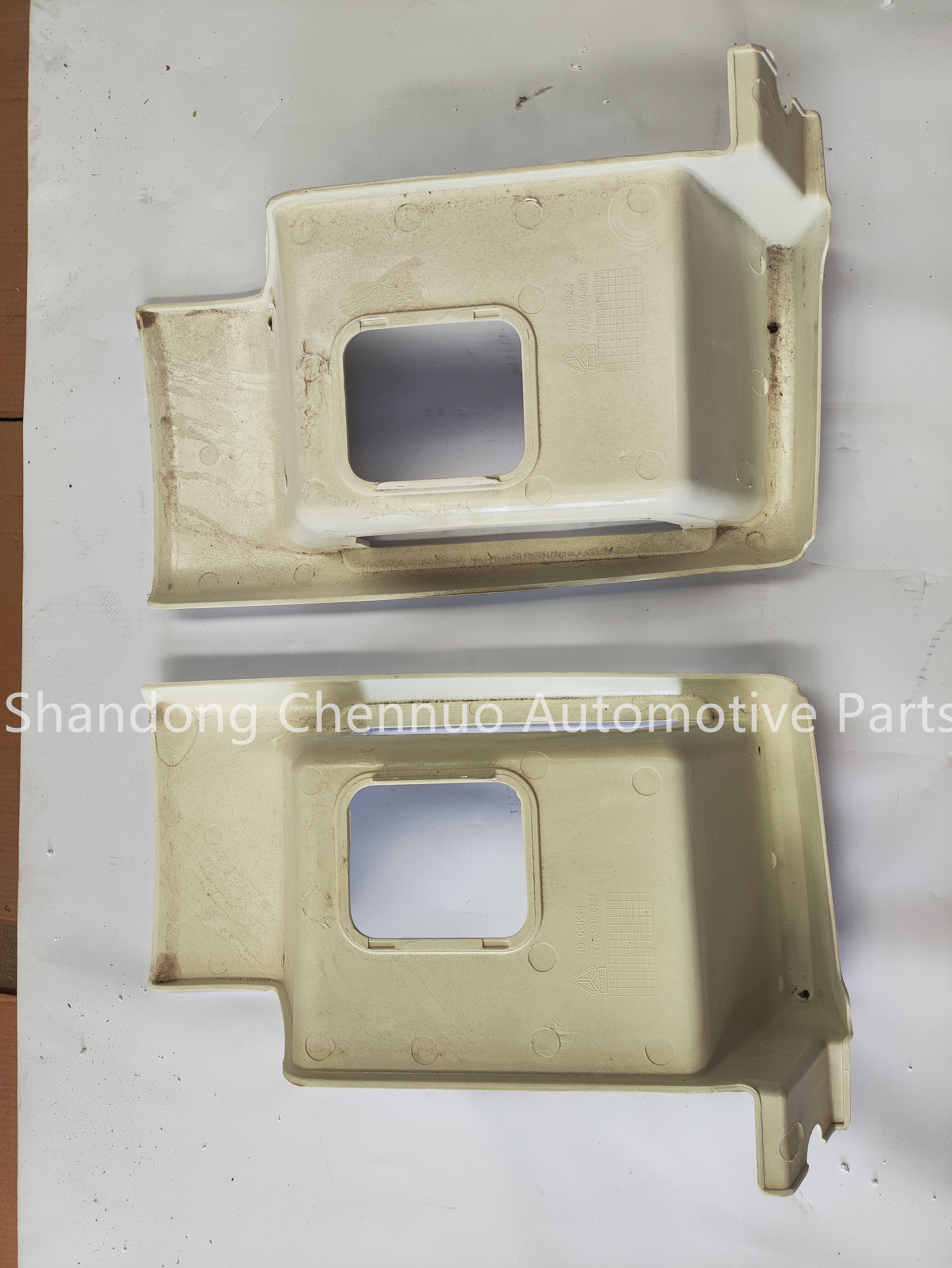 Shandeka Left Boarding Pedal 812W61510-0803-0804 812W61510-0803 Truck parts and components