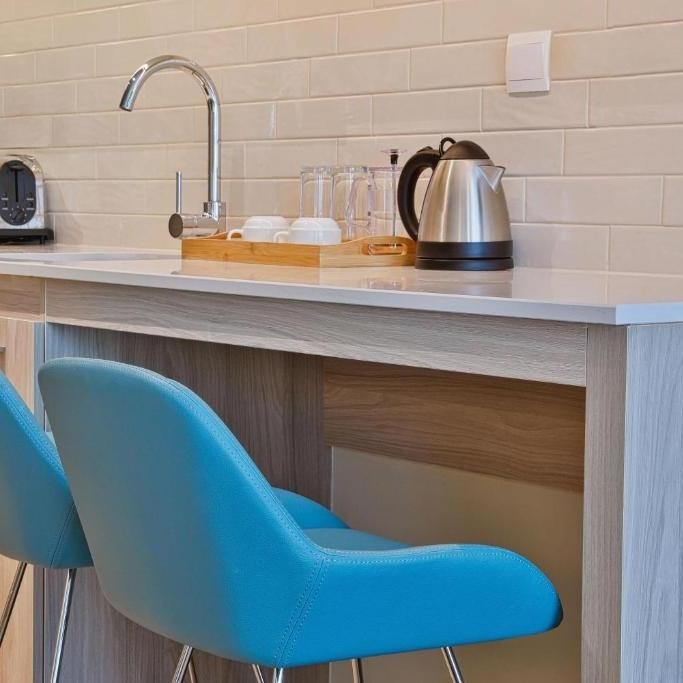 Hotel Mini Kitchen Cabinet Sets Modern Wood Custom Design Kitchen Furniture Apartment Use