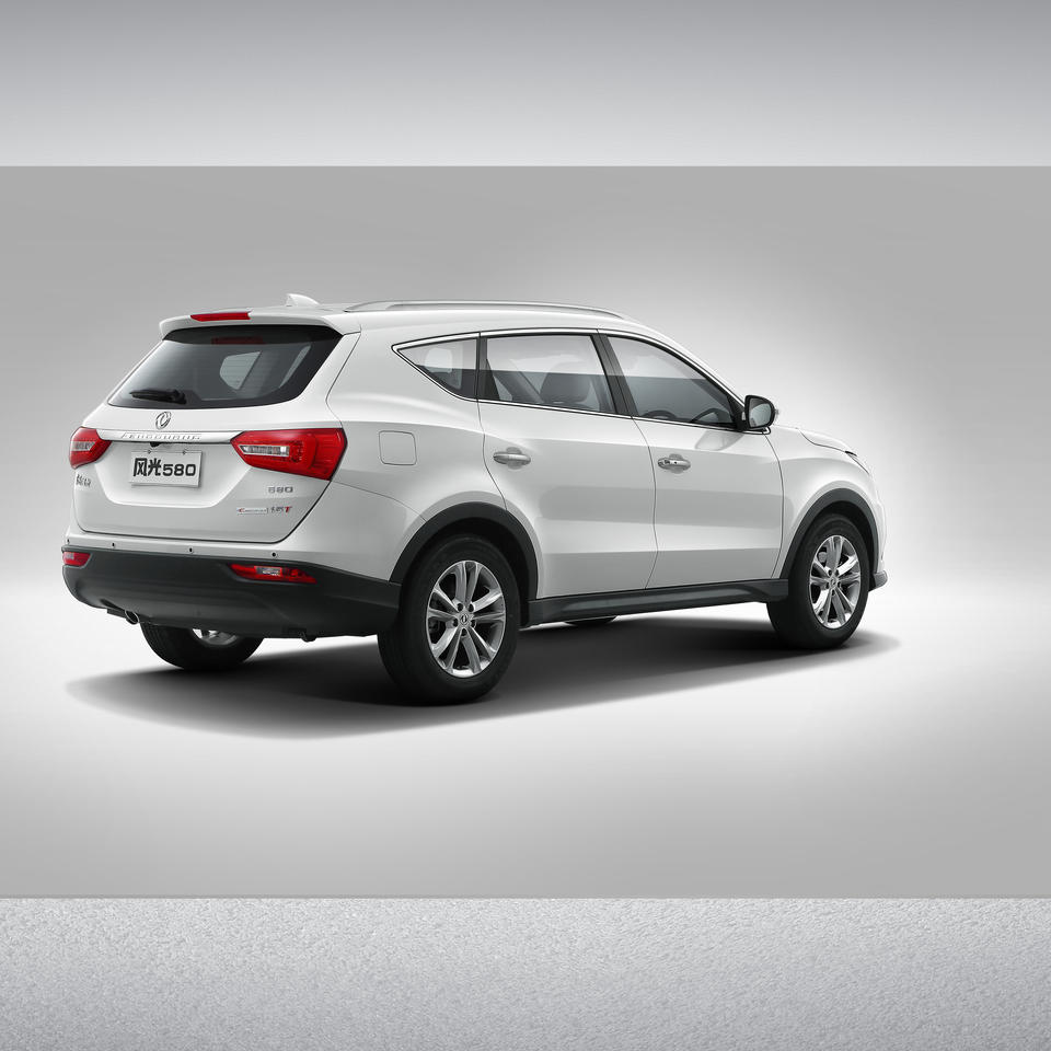 DFSK Dongfeng 2023 Euro VI Gasoline Mini Auto 0km Used Car Glory 580 Sedan Large Space 3 Row 7 Flexible Seat SUV