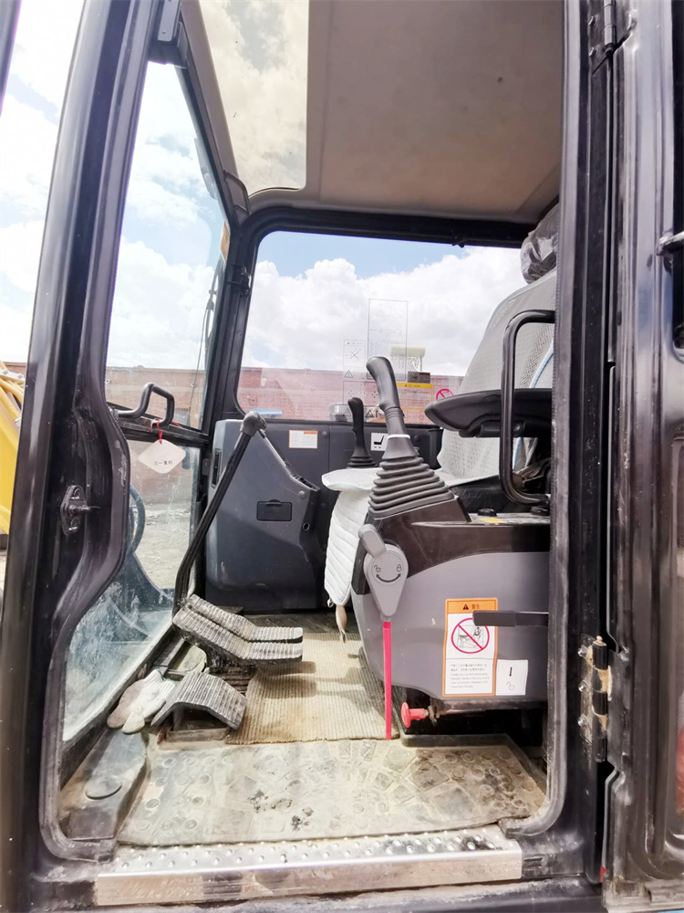 Used Sany SY55 Mini Excavator with Crawler Chain Operating Weight 5780 KG in Shanghai
