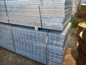 China 60mm Plain Electric Galvanized Industrial Steel Grating factory