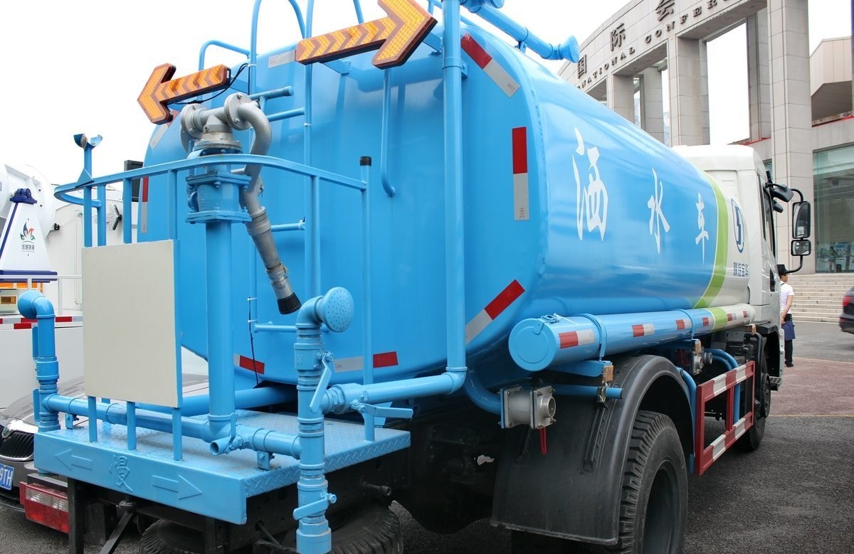 3000L 5000L 8000L Mini Water Tanker Truck 6Wheel Mini Water Truck with Refilling