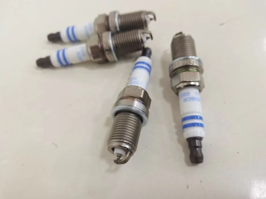 610800190174 Gas Twin Iridium Alloy Spark Plug for Cummins Engine Parts OE NO. 1000450457