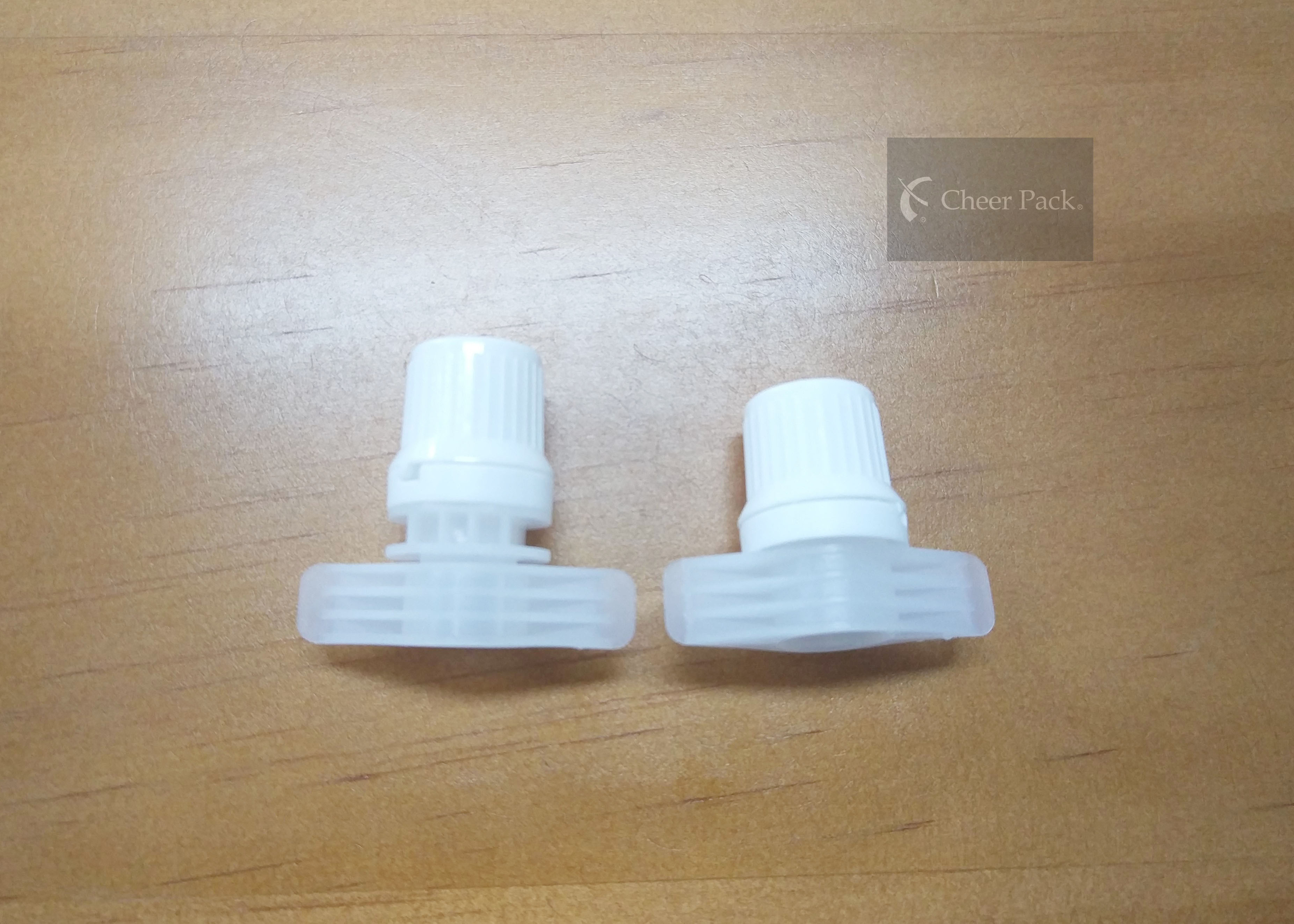 9.6 Millimeter Plastic Pour Spout Caps 100% Food Grade Material PE
