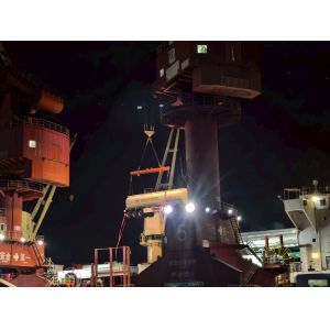 China Customized Logo Fuel Tank Semi Trailer with 1 or 2 Tire Spare Racks for Fuel Transportation and Storage Solutions factory