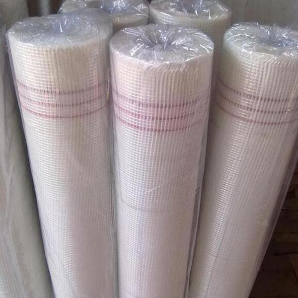 White Coated Fiberglass Mesh in 4*4mm Aperture Square Hole Shape 50m-200m Roll