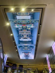 China Indoor LED Advertising Screen P2.6 High Resolution LED Panel Display for Supermarkets factory