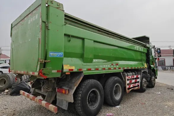 Used Diesel Trucks 12 Tires Head Cabin 8×4 Drive Mode 375hp 2nd Hand SHACMAN Dump Truck
