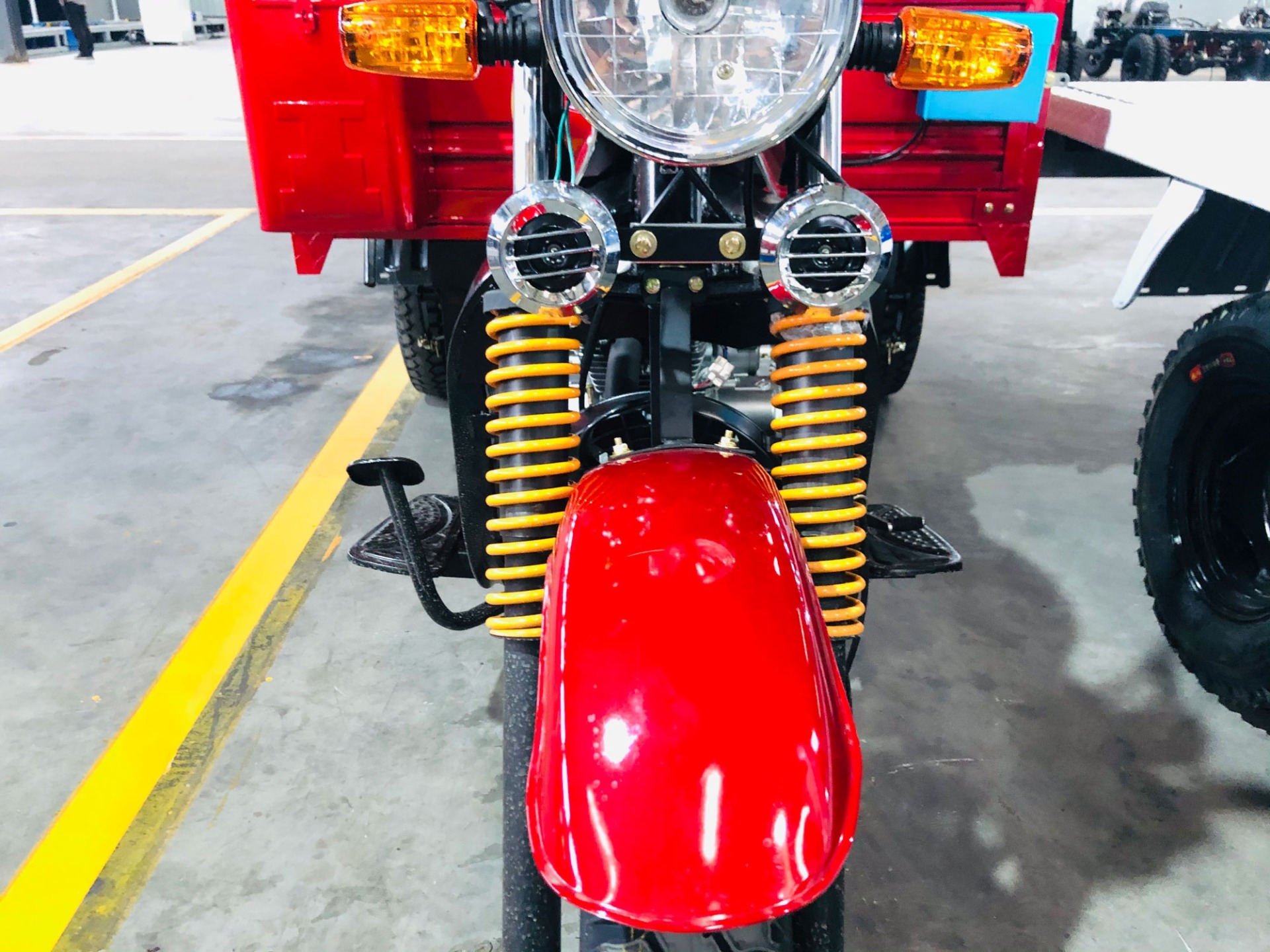 Fuel- 800W Motorized Tricycle with 150cc/175cc/200cc Engine and Tarpaulin Cargo Bike